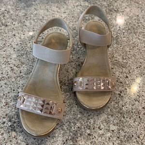 EUC Anne Klein Sport Size 5 Wedge Heel